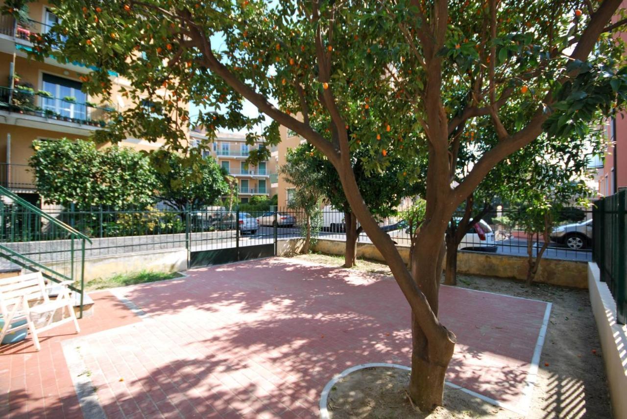 Appartamenti Con Giardino E Posto Auto Per Famiglie Finale Ligure Extérieur photo