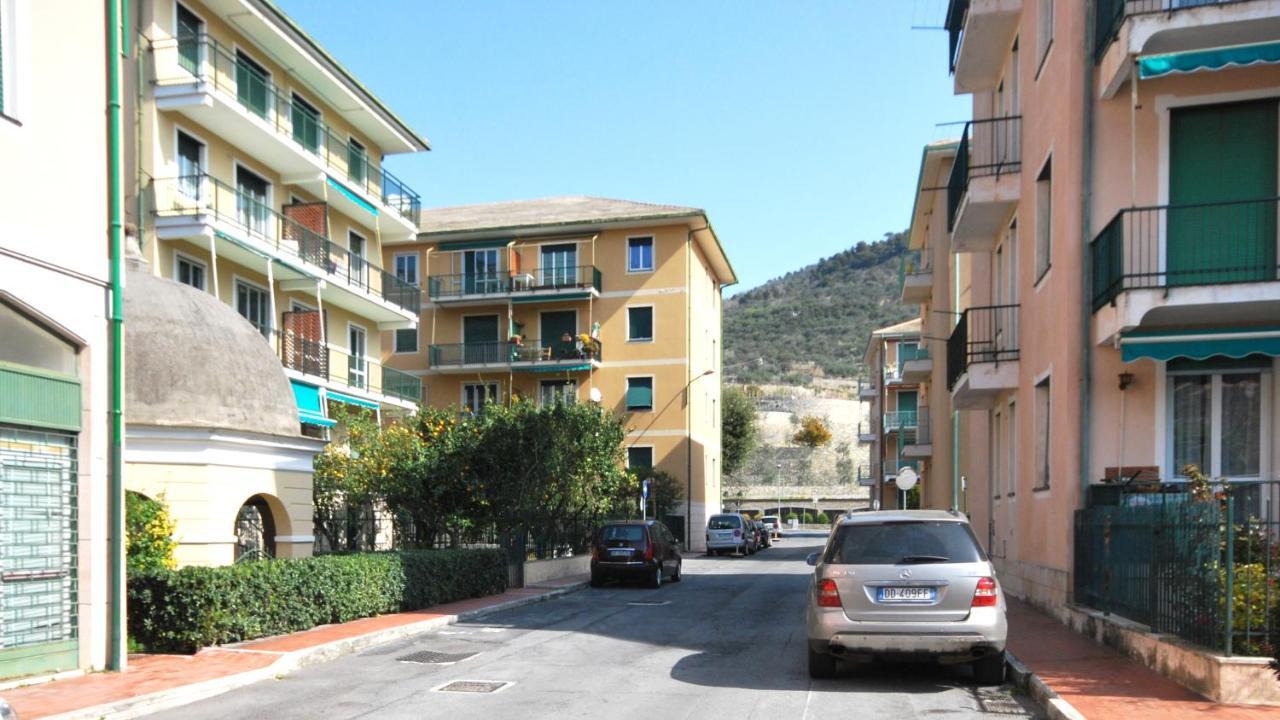 Appartamenti Con Giardino E Posto Auto Per Famiglie Finale Ligure Extérieur photo