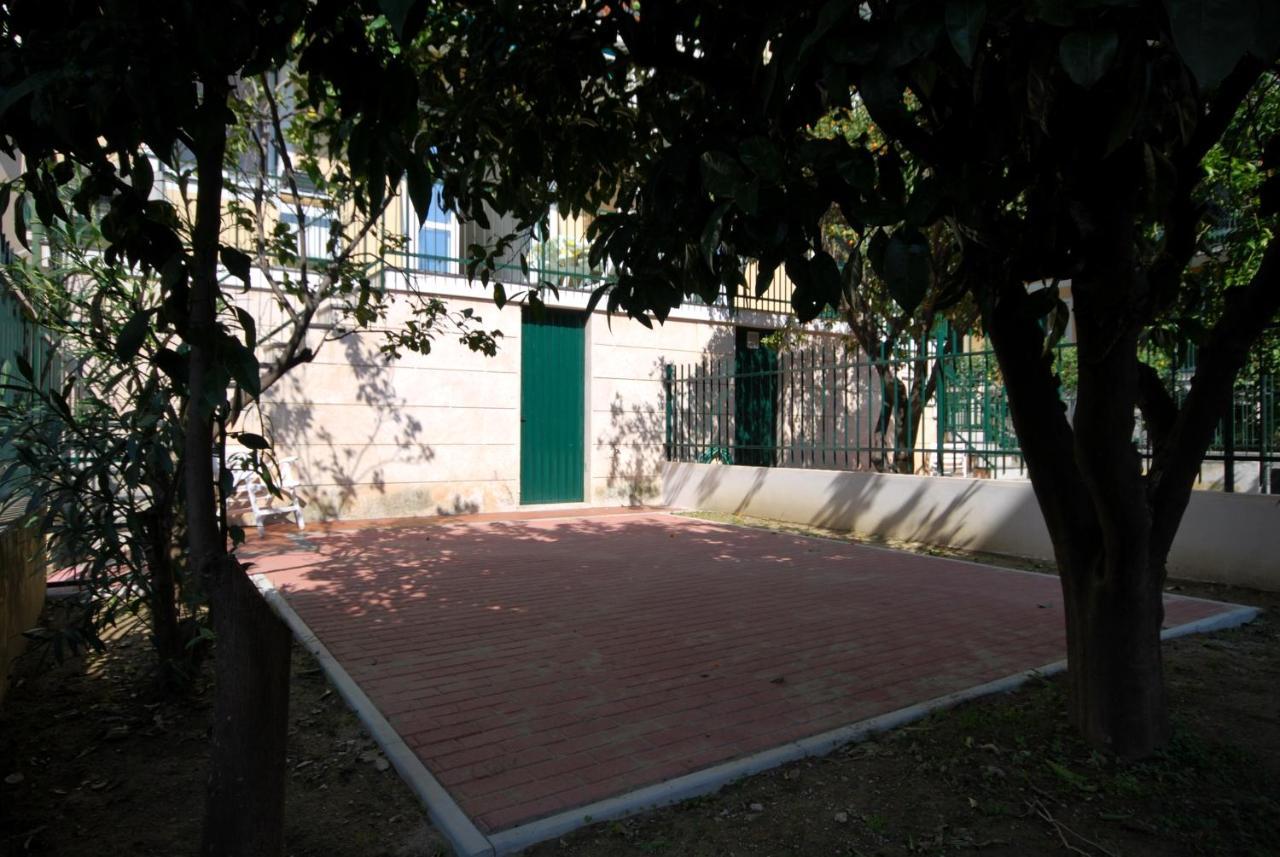 Appartamenti Con Giardino E Posto Auto Per Famiglie Finale Ligure Extérieur photo